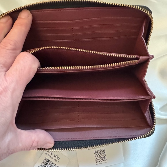 COACH Black pebbled leather Zip Wallet With Floral Print Black/Multi - Picture 8 of 9